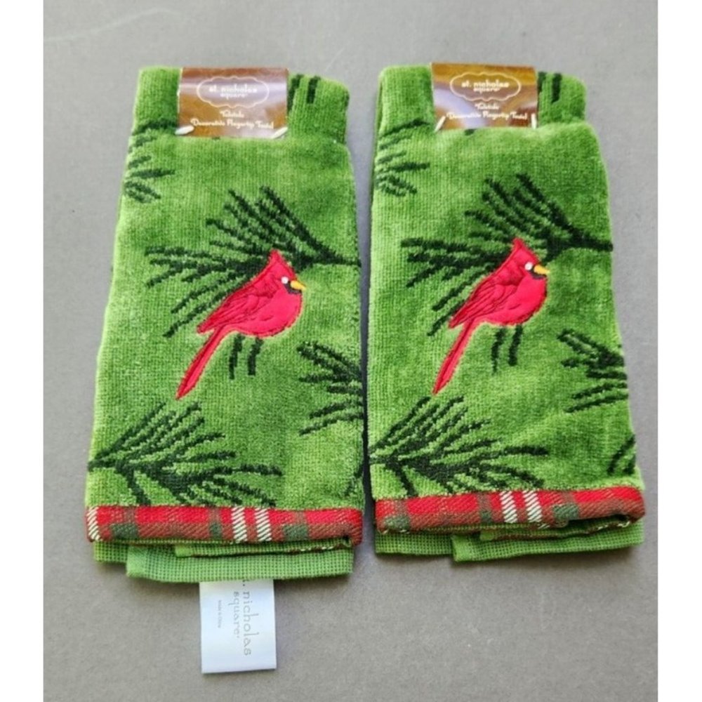 St Nicholas Square Fingertip Guest Towels Cardinal Tartan Design Deck The Halls